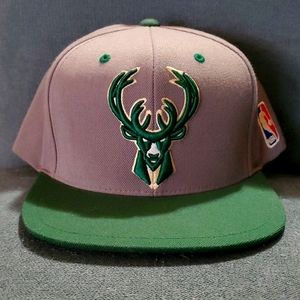 Mitchell & Ness Milwaukee Bucks Snapback